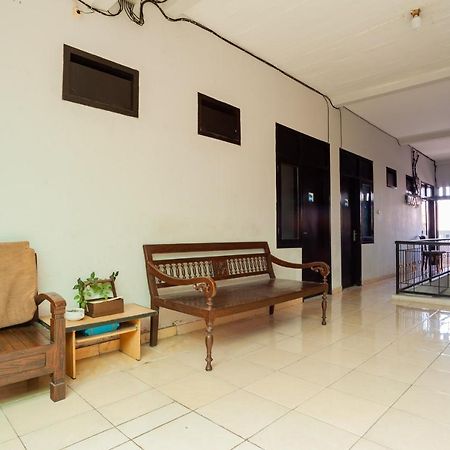 Hotel Reddoorz Near Margonda Raya à Depok Extérieur photo